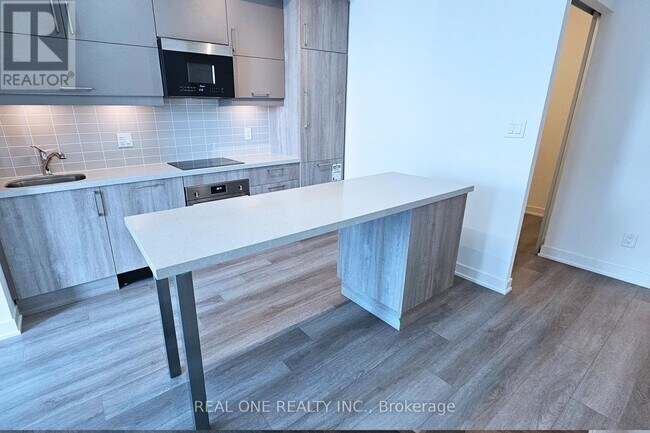 Photo du bâtiment - 8119-A8119 Birchmount Rd