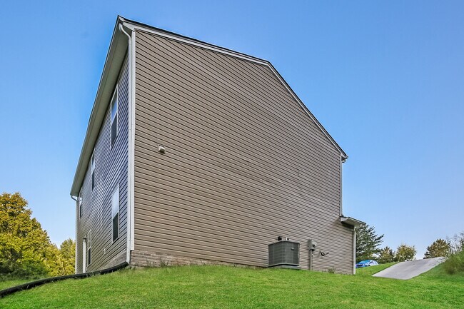 Foto del edificio - 125 Zach Dr