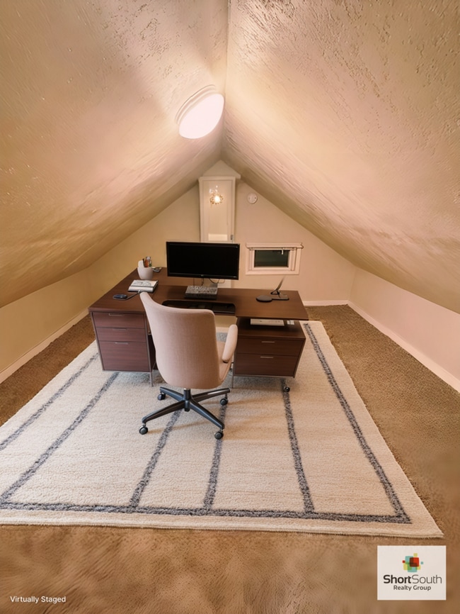 Photo - Updated 2 Bed 1 Bath upper level apartment in Lansing For Rent