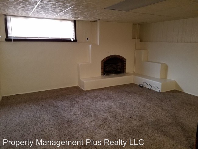 Building Photo - 2446 Meadow St