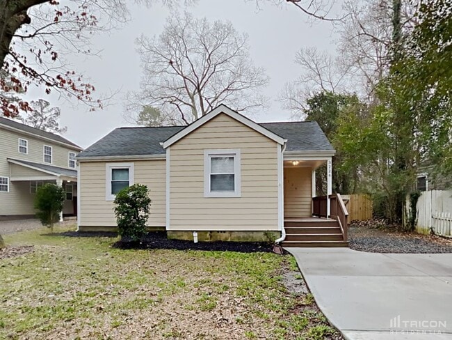 Building Photo - 3226 Draper Ave
