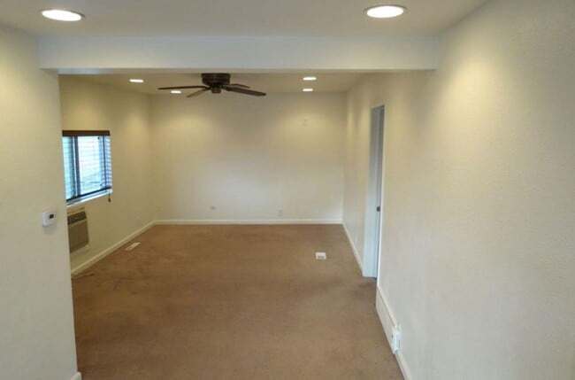 Building Photo - 2105 3rd Ave