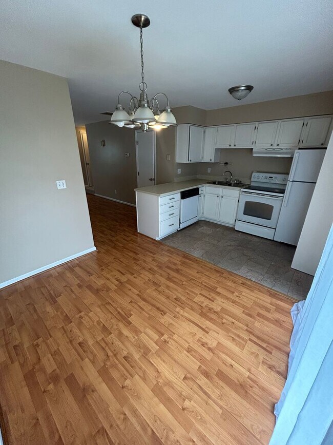 Foto del edificio - 2 Bedroom Townhome Available now!