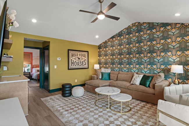 Building Photo - 1315 16th Ave S