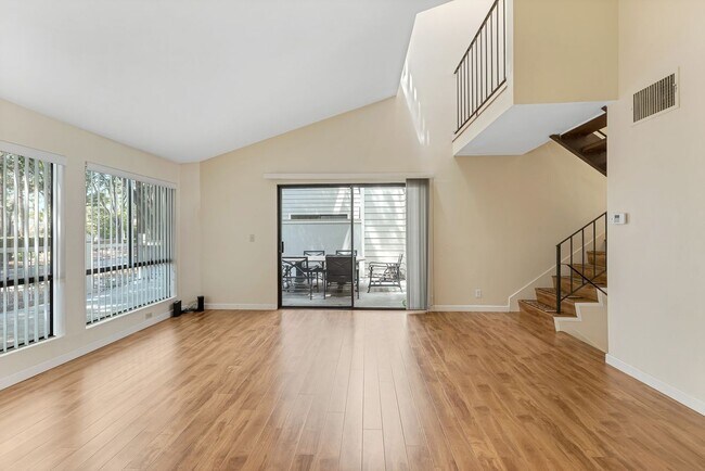 Foto del edificio - 1184 S Westlake Blvd