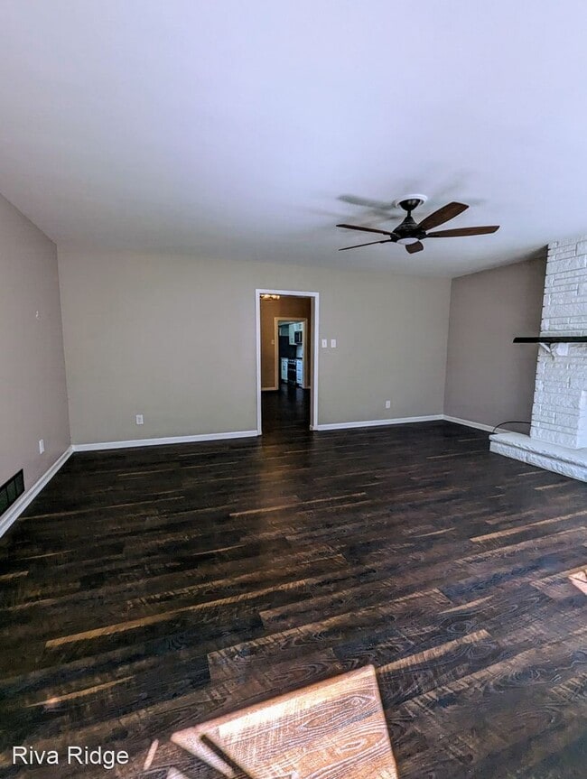 Building Photo - 3 br, 1 bath House - 2705 Larkins Way