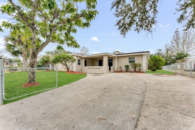 Building Photo - 5242 Lanette St