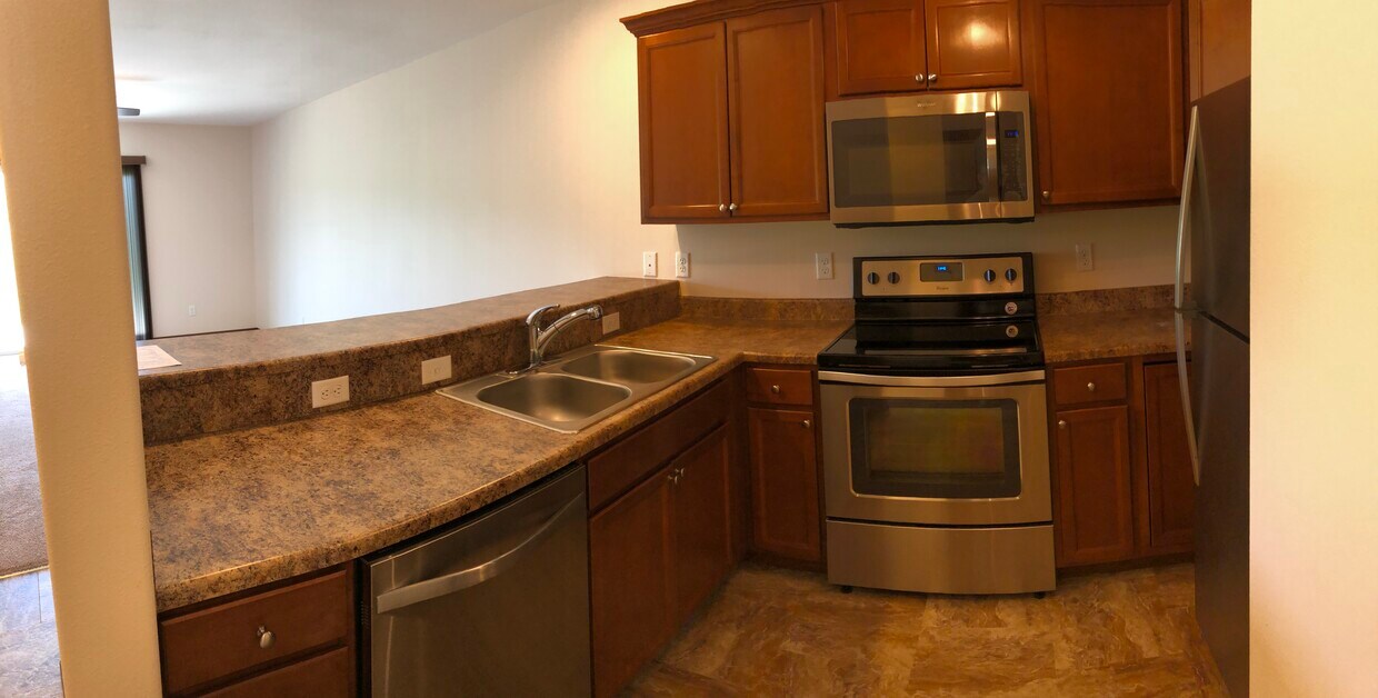 Kitchen - 1914 Wrigley St