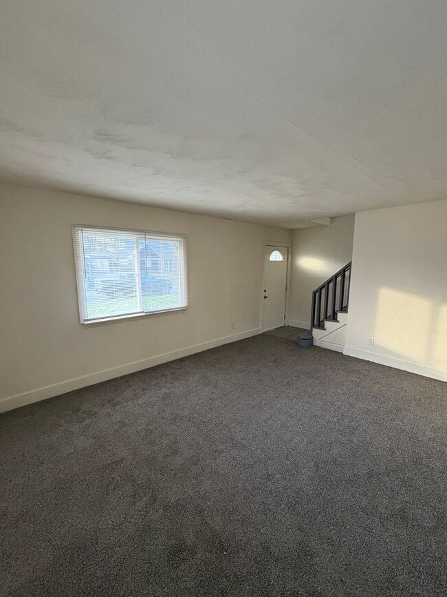 Foto del edificio - Spacious 4 Bedroom, 1 Bathroom Single Family Home