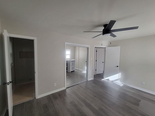 Building Photo - 3208 Shallowford Dr