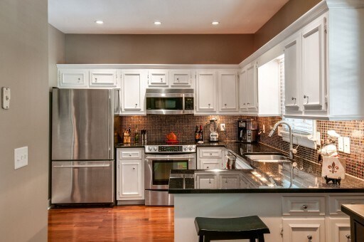 Building Photo - 2059 Lombardy Ave