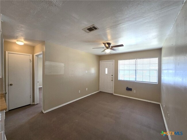 Building Photo - 606 Westview Cir