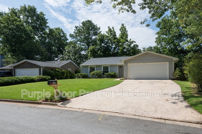 Building Photo - 640 Singing Hills Ct
