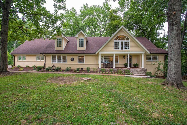 Foto del edificio - 629 Brook Hollow Rd