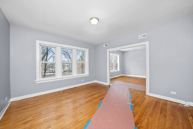 Foto del edificio - 7701 S Rhodes Ave