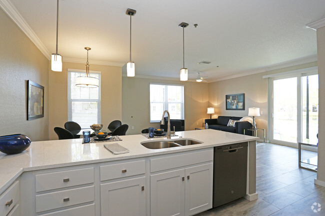 3BR, 2BA - 1,384 SF - Kitchen - The Palms @ Chesapeake