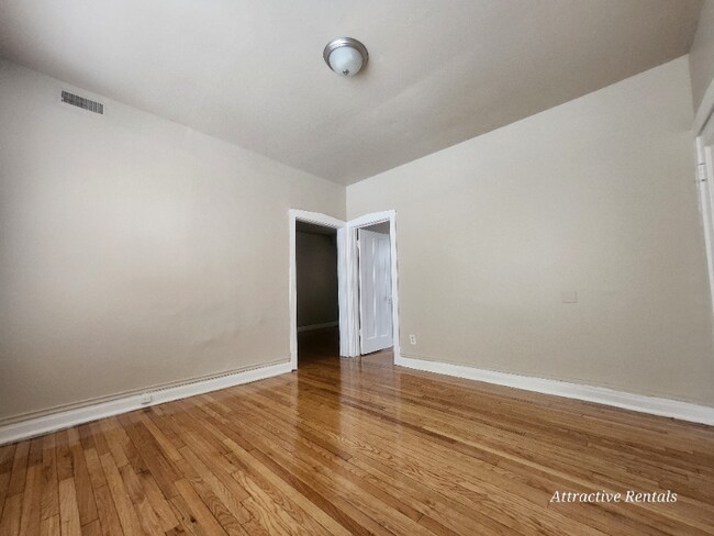Foto del edificio - 1158 S Mason Ave
