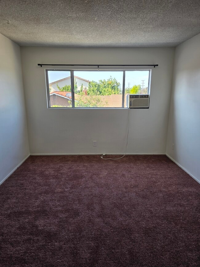 Building Photo - 14745 Woodruff Ave