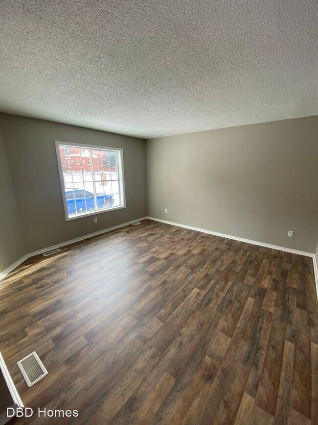 Building Photo - 3 br, 1.5 bath House - 2116 Webster St