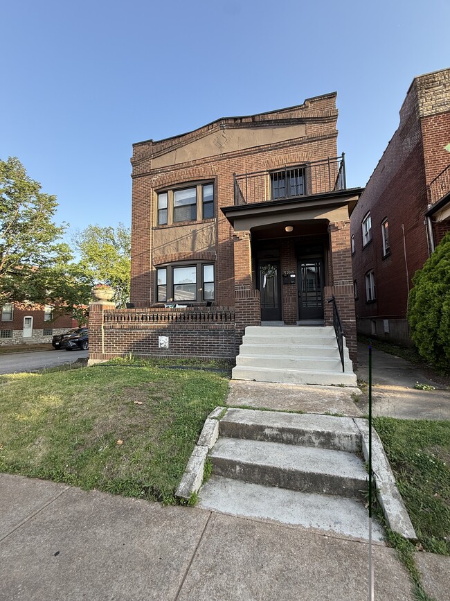 Building Photo - 5200 Devonshire Ave
