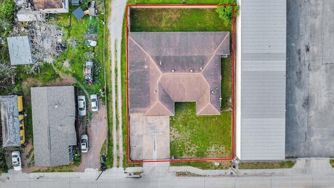 Building Photo - 4402 Ludwig Ln