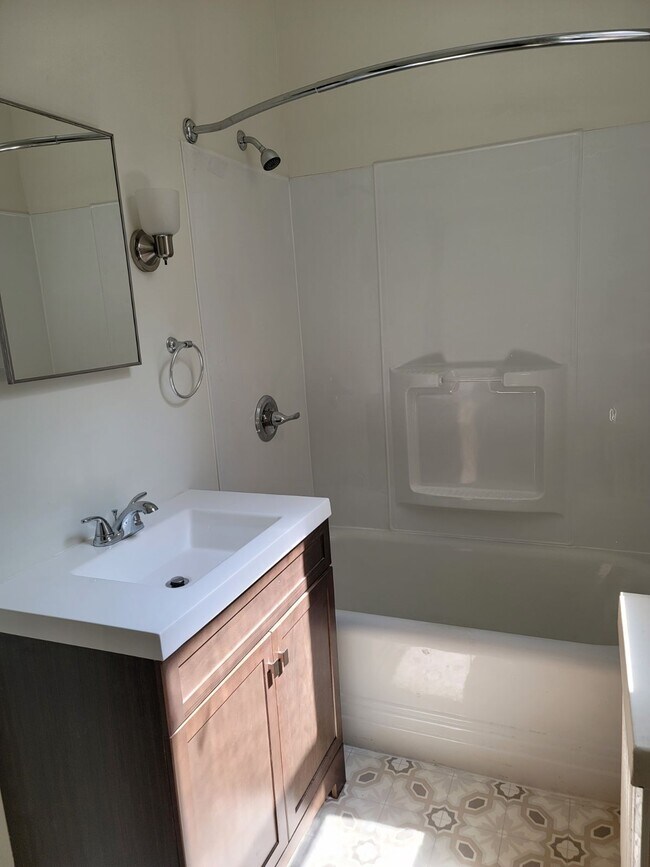 Bathroom - 170 S Prospect St