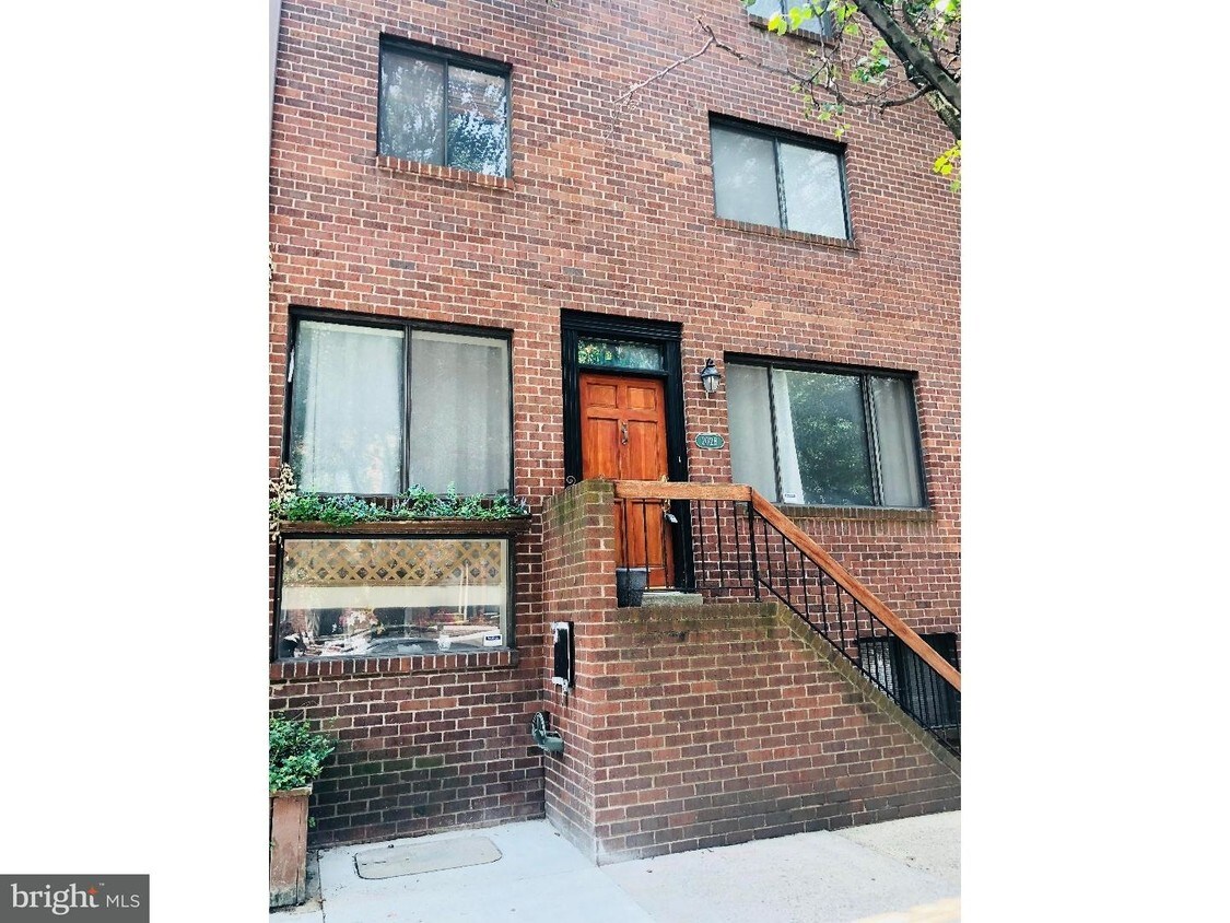 Primary Photo - 2028 Arch St