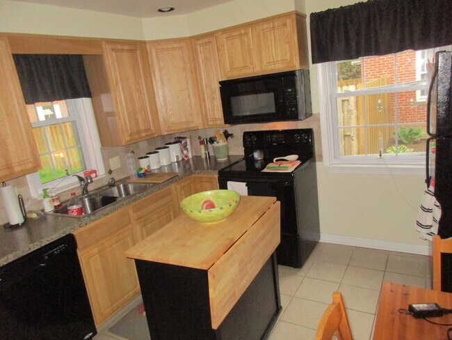 Foto del edificio - 606 Haldeman Blvd