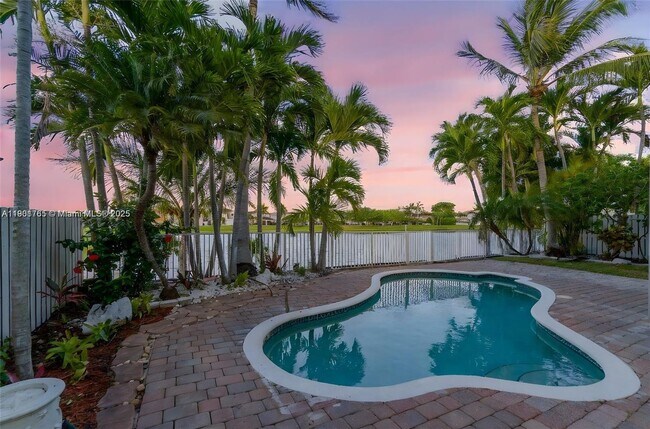 Foto del edificio - 6425 SW 164th Ave