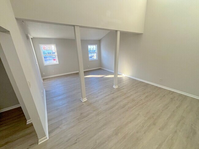 Foto del edificio - UPDATED 2BED/1BATH TOWNHOME IN TOWN CENTER VIRGINIA BEACH!!!!!