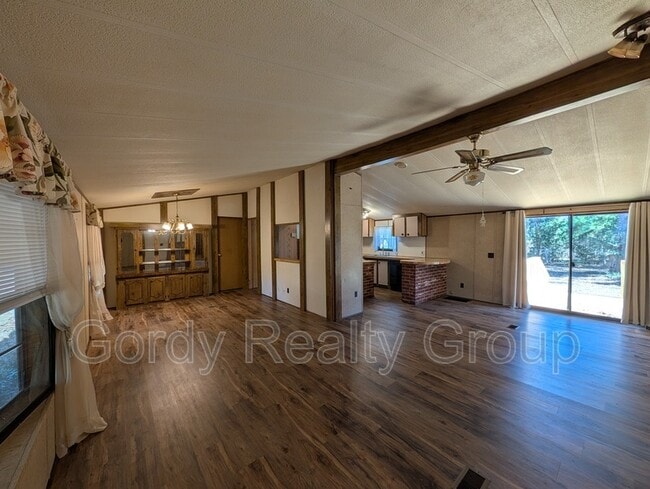 Building Photo - 6511 Blue Springs Rd