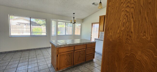 Building Photo - 9328 Carvalho Ct