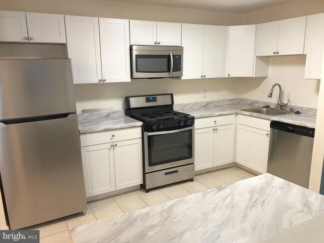 Photo - 884 Quince Orchard Blvd Apartment