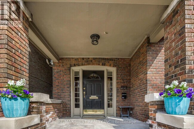 Photo du bâtiment - 6 Oriole Gardens