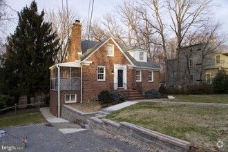 Building Photo - 906 Litchfield Rd