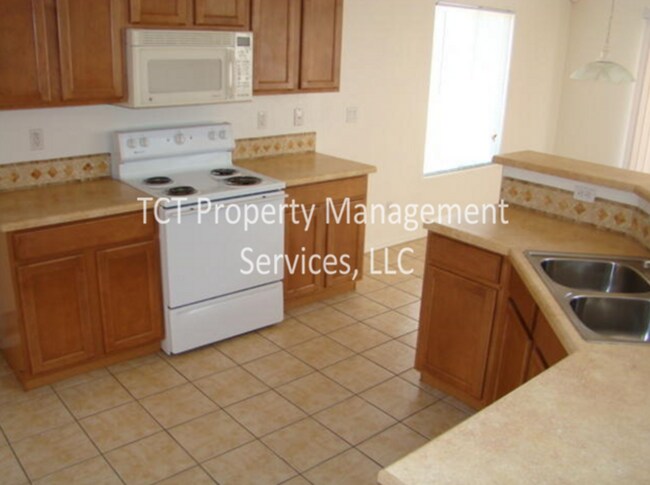 Foto del edificio - Large 3 Bed/2.5 Bath plus office AND Loft in Avondale!