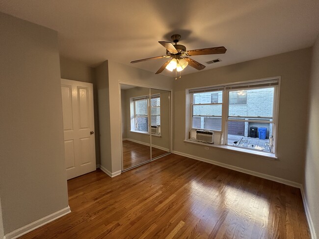 Building Photo - 6535 N Mozart St