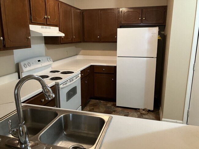 Building Photo - 1823 Holmes St