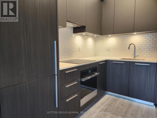 Photo du bâtiment - 65 Broadway Ave