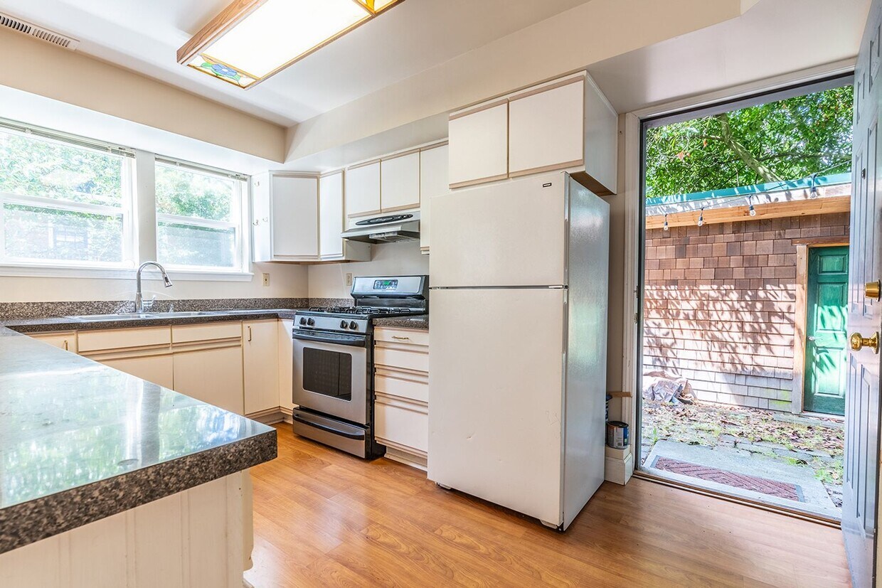 Foto principal - 2BR Apartment in Classic Capitol HIll House