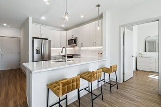 Building Photo - Sylvan Woods Howell