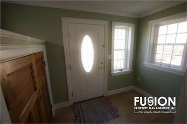 Foto del edificio - Wonderfully Charming 3 bed 2 bth home in C...
