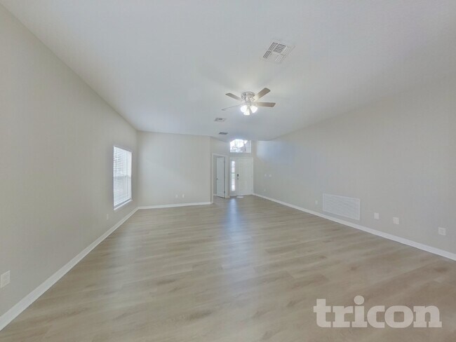 Foto del edificio - 4312 Hidden Meadow Dr