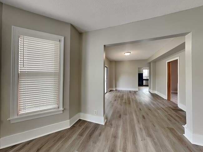 Foto del edificio - 2526 13th Ave E