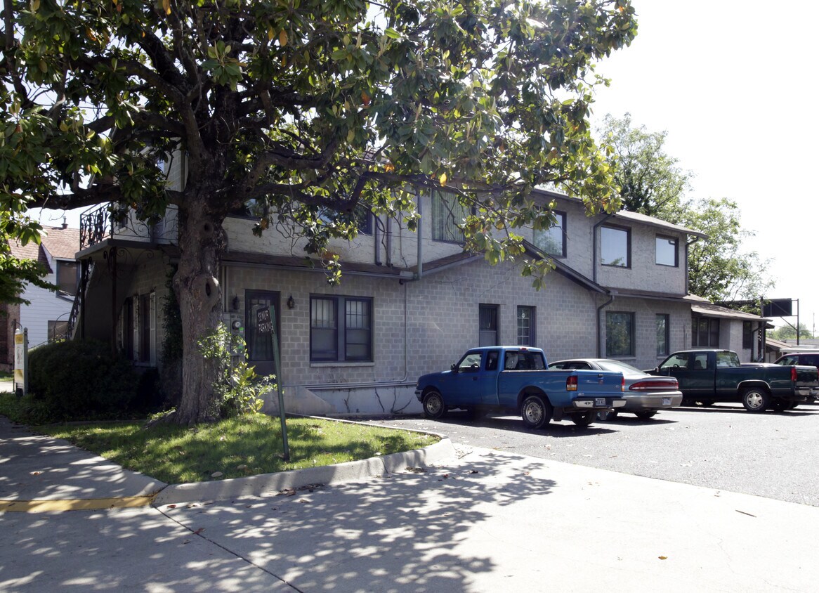 Building Photo - 211 Woodbine St
