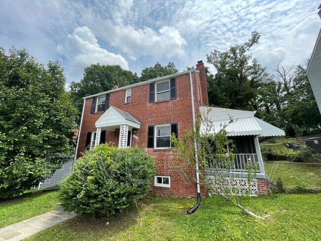 Building Photo - 5415 14th Pl