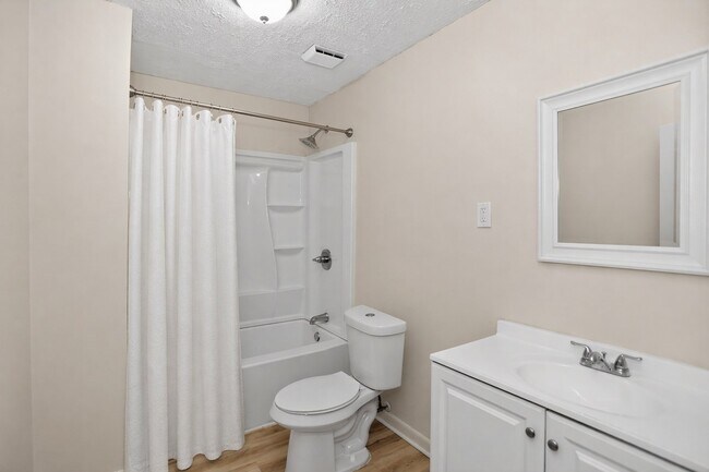 Foto del edificio - 468 Watson Ferry Dr