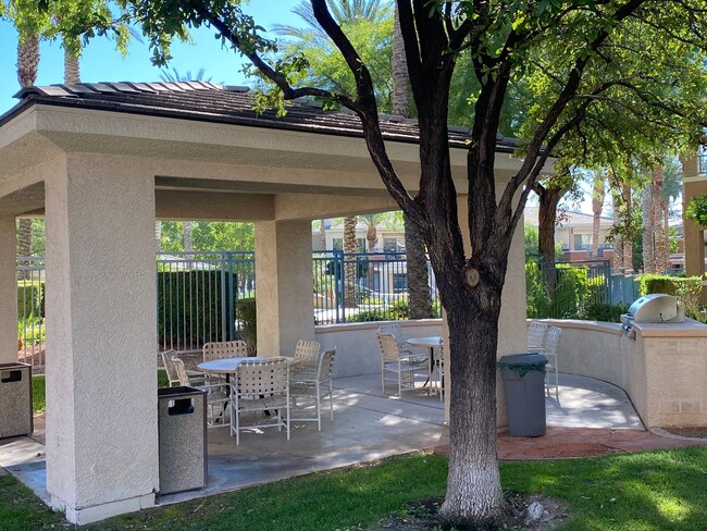 Foto del edificio - Fabulous Gated Community Near Summerlin