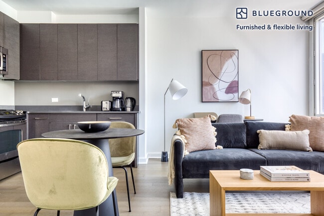 Building Photo - 309 5th Ave