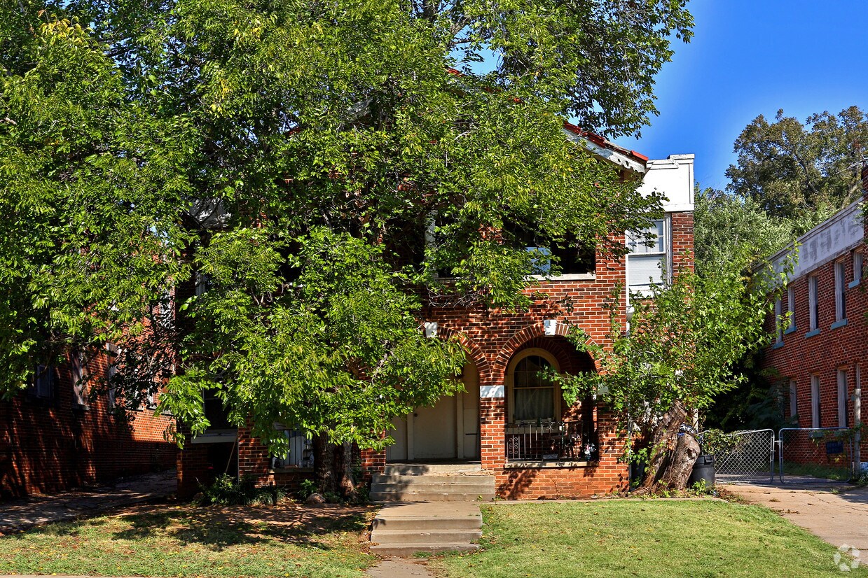 Building Photo - 709 NW 30th